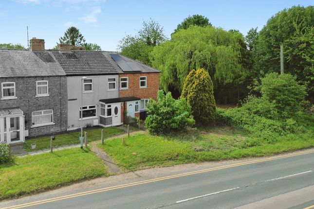 3 bed property, in Railway Cottages, £90,000