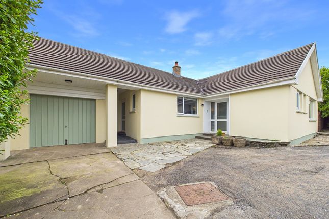 4 bed property, in Castle Close, £375,000