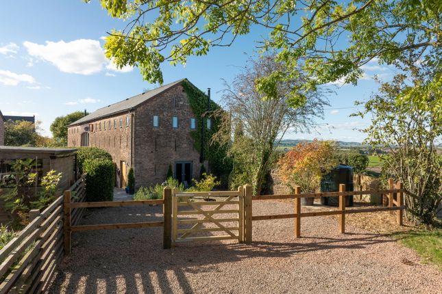 2 bed property, in Tredunnock Barn, £359,000