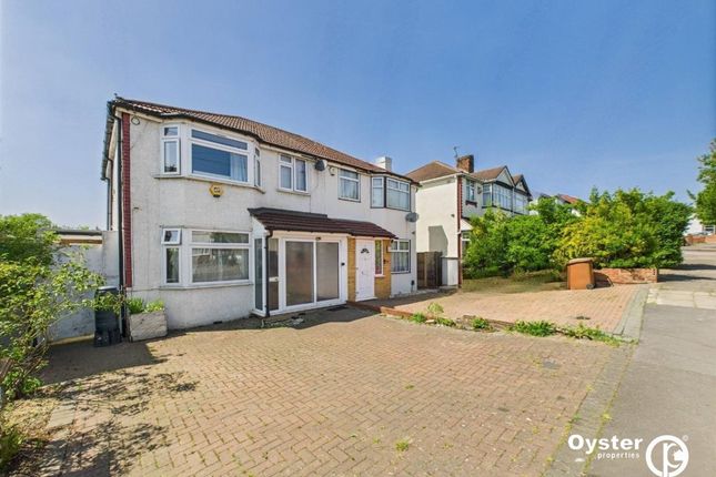 3 bed property, in Taunton Way, £649,950