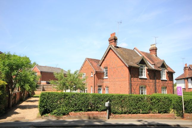 3 bed property, in Tilehurst Road, £500,000