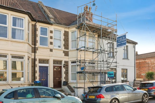 1 bed property, in Seymour Road, £260,000