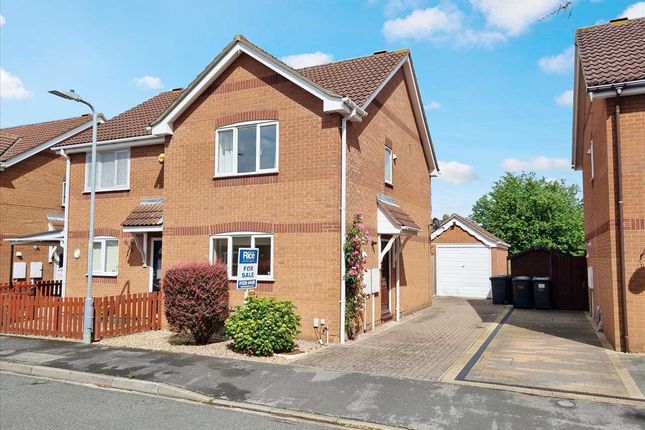 2 bed property, in Bellview Road, £171,500