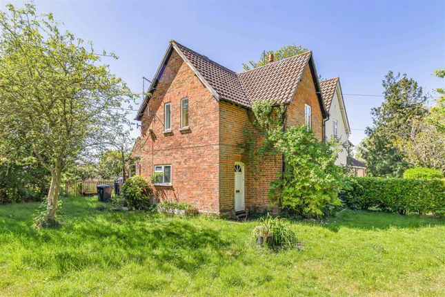 3 bed property, in Main Street, £325,000