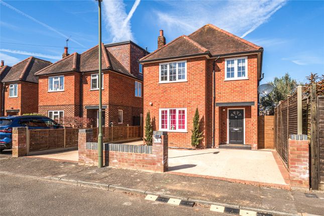 3 bed property, in Grove Crescent, £765,000