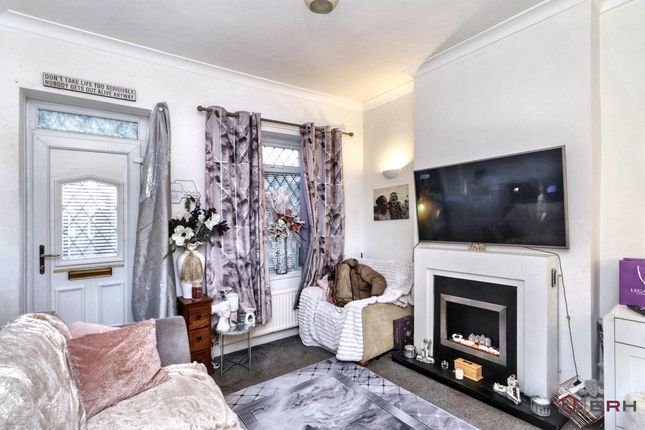 2 bed property, in Eldon Street North, £99,995