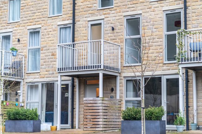 3 bed property, in Old Mill Lane, £299,950