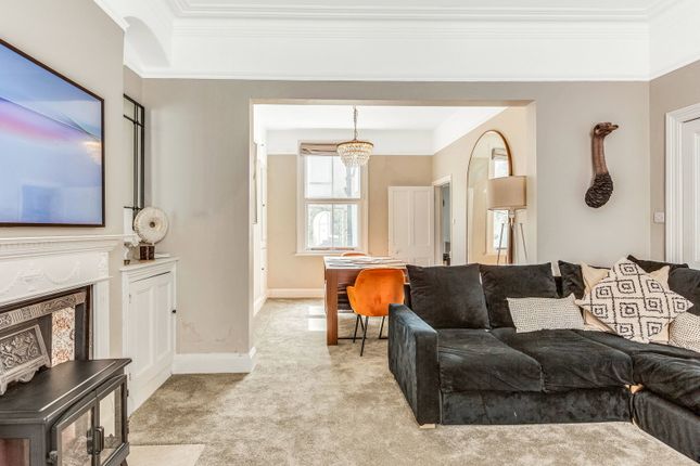 5 bed property, in Gilbert Grove, £270,000