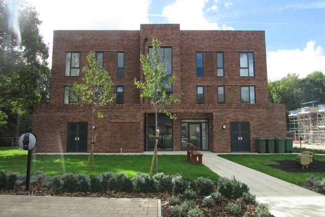 2 bed property, in Scampton House, £390,000