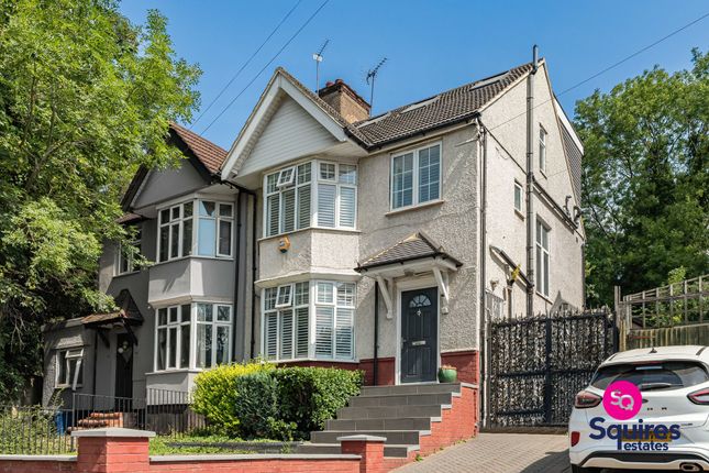 5 bed property, in Bunns Lane, £775,000