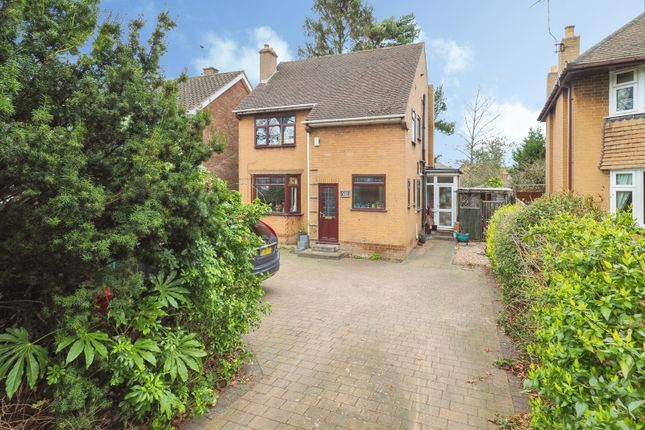 4 bed property, in Russell Drive, £400,000