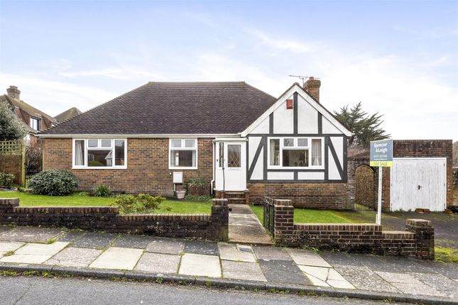 3 bed property, in Beechwood Close, £650,000
