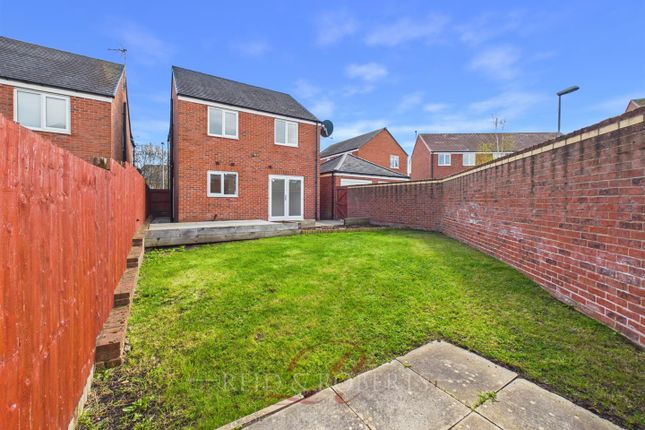 3 bed property, in Ffordd Dewi, £230,000