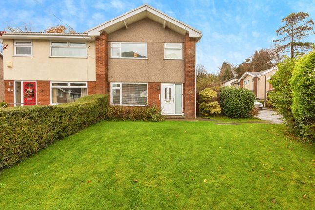3 bed property, in Beaconsfield Way, £250,000