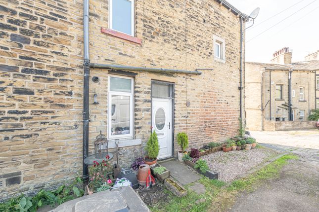 4 bed property, in Gordon Street, £120,000
