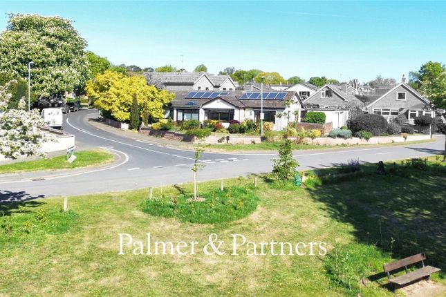 3 bed property, in Westholme Close, £700,000