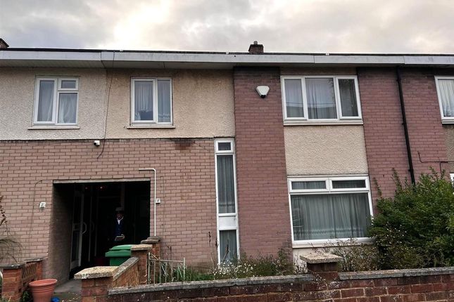 3 bed property, in Darvill's Lane, £325,000