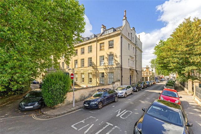 2 bed property, in Rodney Place, £435,000