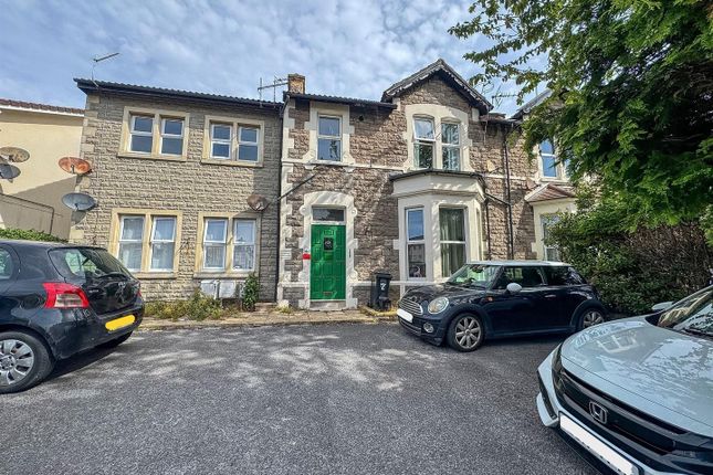 2 bed property, in Milton Road, £180,000