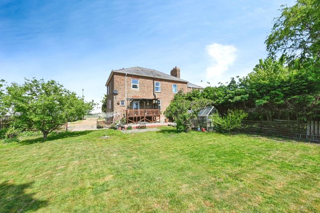 3 bed property, in Station Road, £265,000