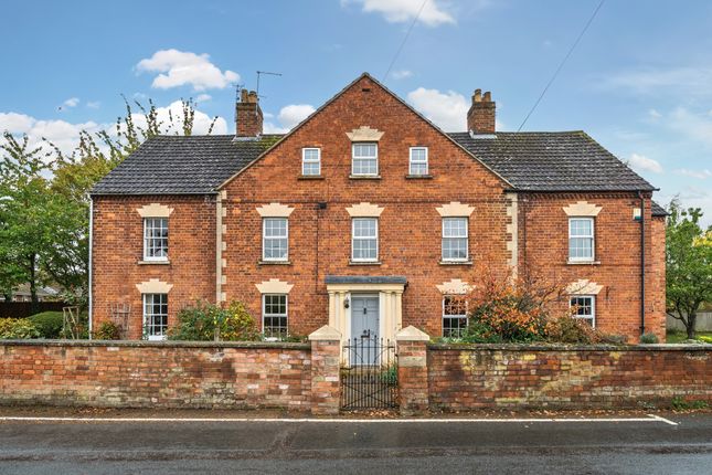 7 bed property, in Haresfield, £575,000