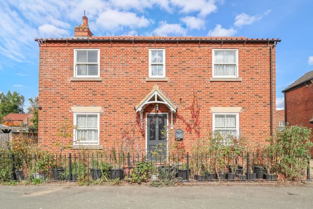 3 bed property, in Chapel Road, £300,000