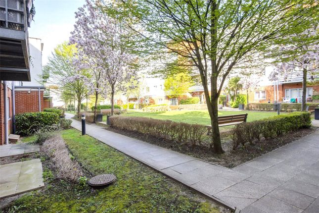 2 bed property, in Hawker Place, £300,000