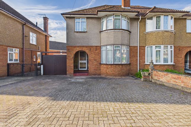 3 bed property, in Gowers Field, £400,000