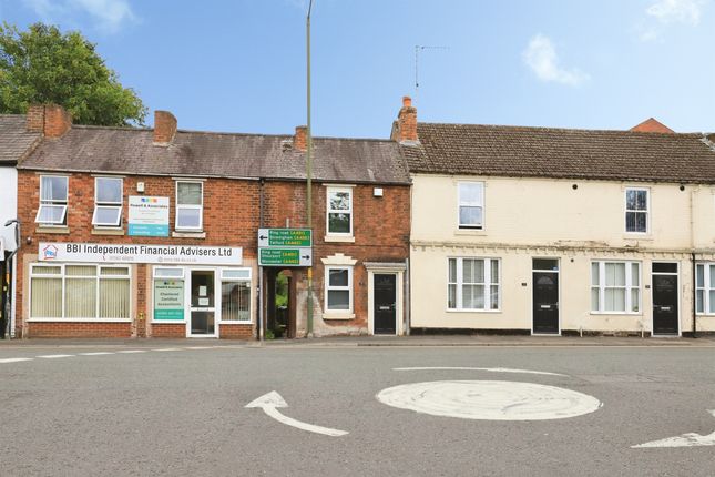 2 bed property, in New Road, £120,000