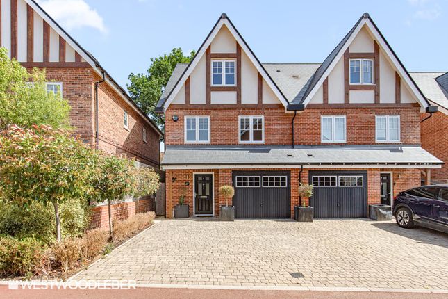 4 bed property, in Sandbach Close, £799,995