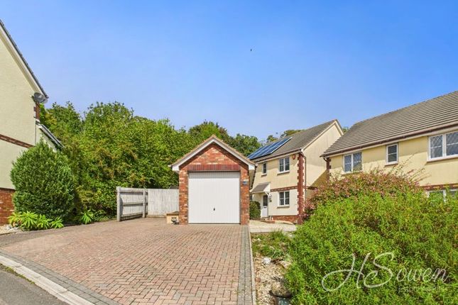 4 bed property, in Mallard Close, £350,000