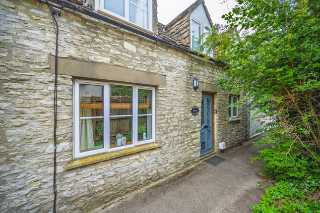 2 bed property, in Park Place, £220,000