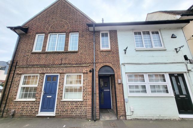 1 bed property, in Ock Street, £150,000