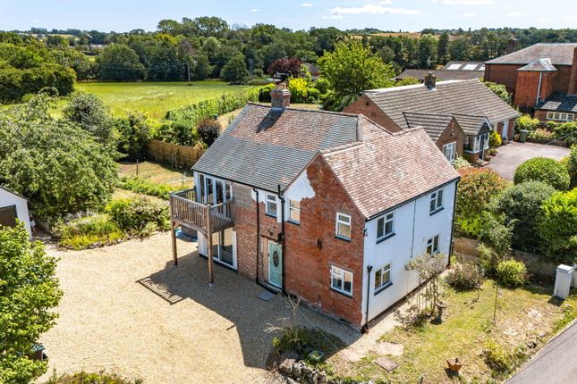 4 bed property, in Ledbury Road, £550,000