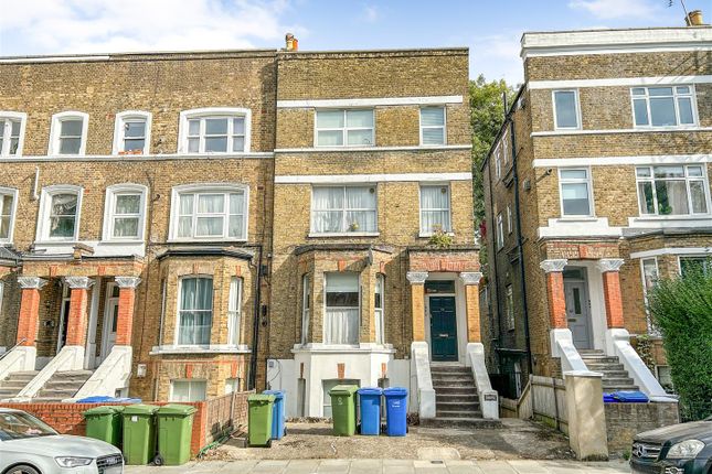 1 bed property, in Gautrey Road, £325,000