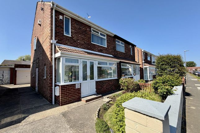 3 bed property, in Honiton Way, £115,000
