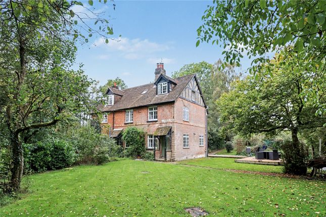 2 bed property, in Keepers Cottage, £575,000
