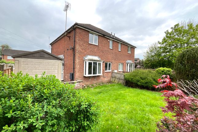 1 bed property, in Slade Close, £110,000