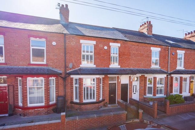 4 bed property, in First Avenue, £500,000