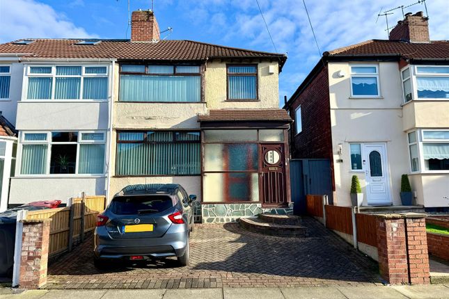 3 bed property, in Ringwood Avenue, £195,000