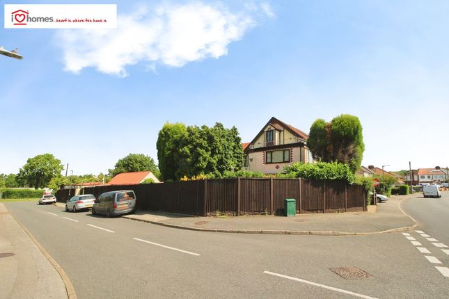 3 bed property, in Castle Road, £300,000