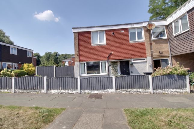 3 bed property, in Dee Court, £130,000