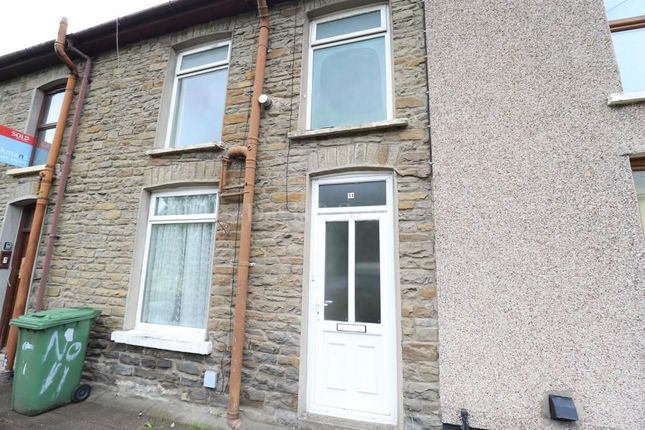 2 bed property, in Bridge Street, £70,000