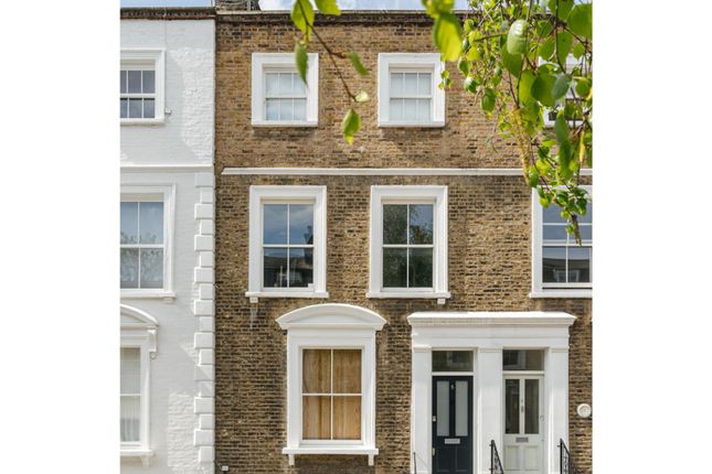 1 bed property, in Fremont Street, £550,000
