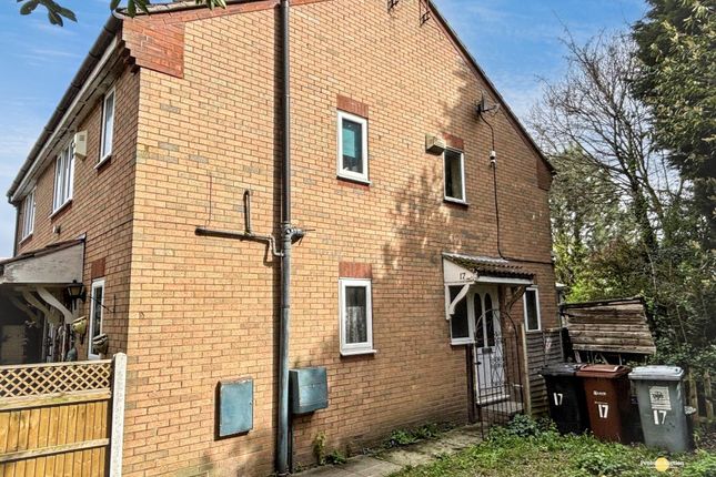 1 bed property, in 17 Chatsworth Mews, £80,000