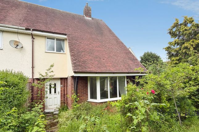 2 bed property, in The Oval, £67,500