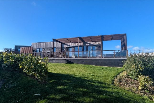 3 bed property, in The Residence, £300,000
