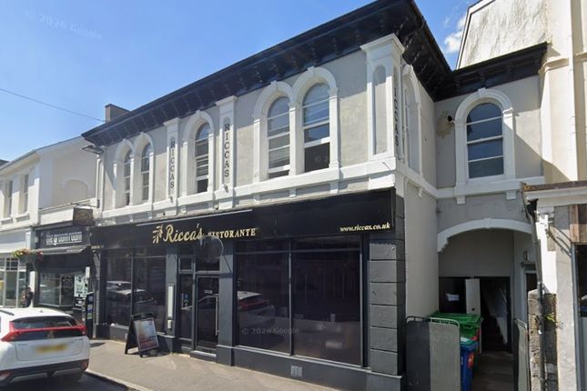 4 bed property, in Queen Street, £250,000