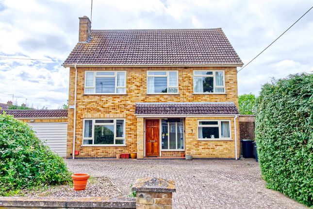 4 bed property, in Buntings Lane, £475,000