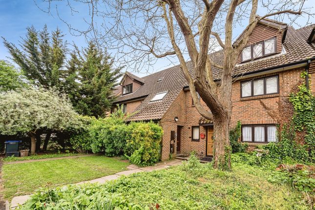 1 bed property, in Coulson Way, £175,000